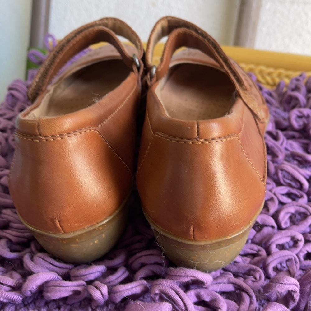 Clarks flats - Picture 3 of 4